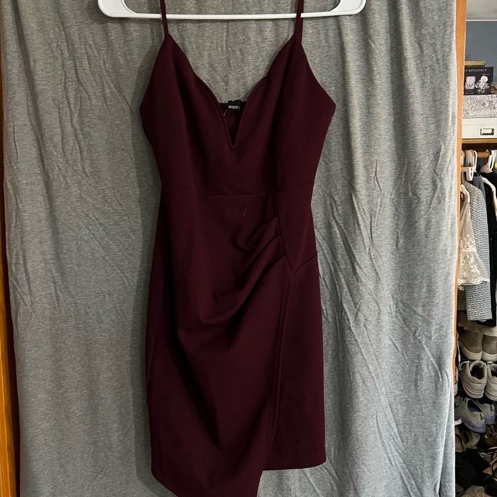 Maroon v neck cocktail dress